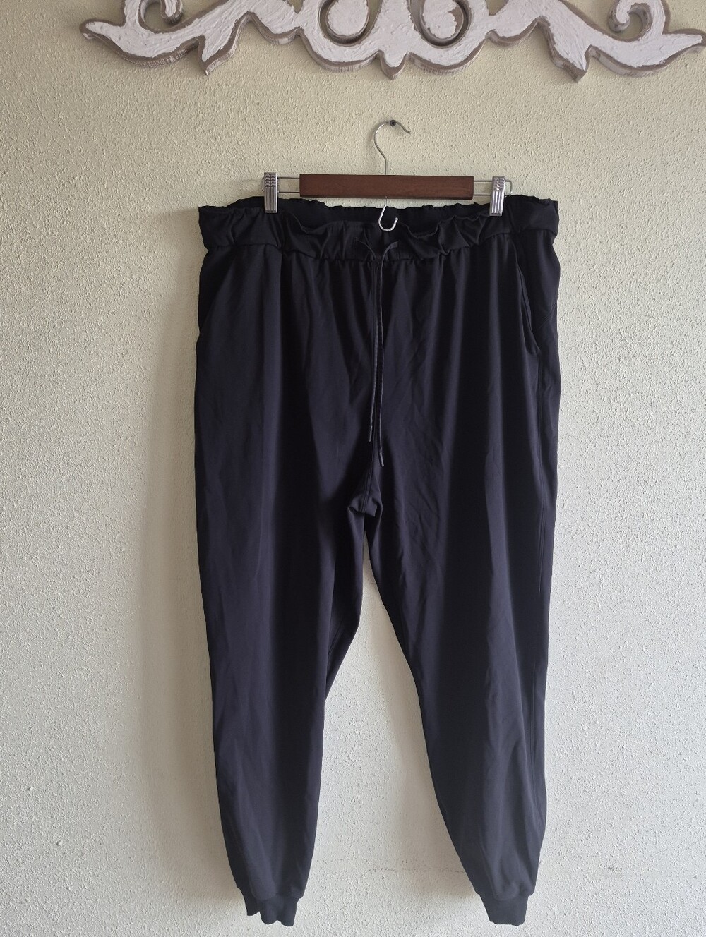 Lululemon Stretch High Rise Black Joggers Womens Size 18